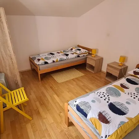 Paklina Apartment *